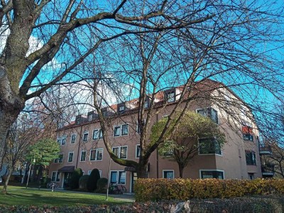 Hoch oben: geräumige und helle 3-Zimmer-Maisonette in Lechnähe
