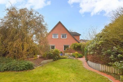 Großzügiges Einfamilienhaus mit charmantem Garten in Lachendorf!
