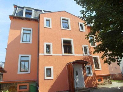 Frisch renovierte 3-Zimmer-Wohnung im Hochparterre mit neuer Auslegware, sep. Küche & Bad mit Dusche