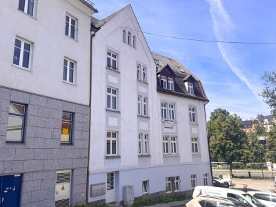 Top-Investition: Großzügiges Mehrfamilienhaus mit Chancen in Auerbach!