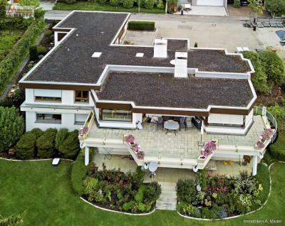 Bungalow mit Einliegerwohnung und großem Grundstück