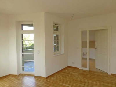 Modern sanierte 2-Raum-Wohnung mit Loggia im stilvollen Altbau im Leipziger Süden!