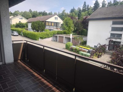 Helle, ruhige & teilmöblierte 2-Zi-Whg mit Südbalkon, Garage