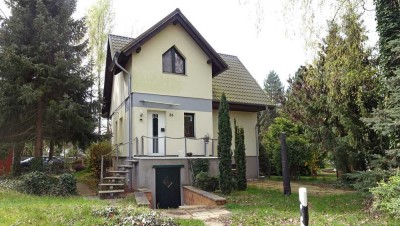 Neuwertiges Ferienhaus am See
