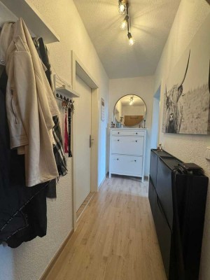 Helle und Gemütliche 2 Raumwohnung mit Balkon