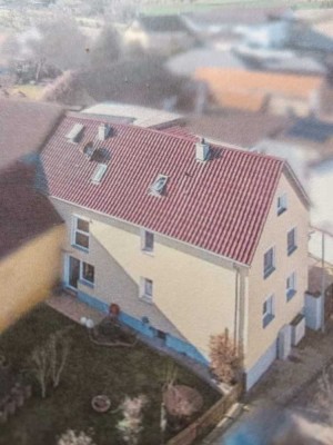 Großzügiges Haus mit 7 Zimmern und Garage in Dolgesheim
