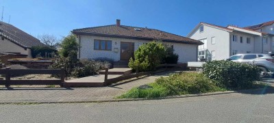 Leben auf einer Ebene! Charmanter Bungalow in ruhiger Lage in Unteröwisheim zu verkaufen!