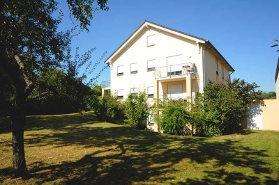 Attraktive und gepflegte 2-Raum-Wohnung mit gehobener Innenausstattung mit Balkon in Schweich