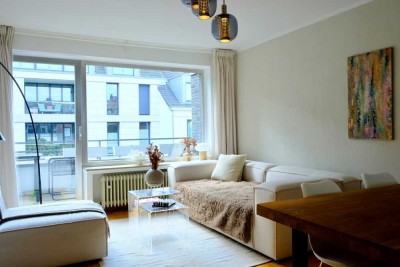 HELLE 2-ZIMMER-WOHNUNG  MIT 2 BALKONEN  &  GROßZÜGIGEM MANSARDENZIMMER