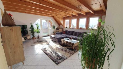 Attraktive 3-Zimmer-Wohnung im Dachgeschoss mit Balkon und EBK in Hüfingen-Fürstenberg
