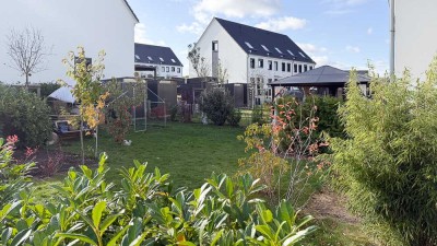 MODERN UND FAMILIENFREUNDLICH - IHR NEUES ZUHAUSE MIT GARTEN UND 2 STELLPLÄTZEN