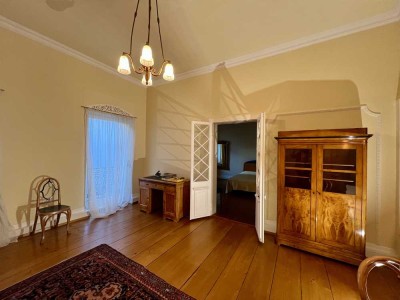 Stilvolle 2-Zimmer Altbauwohnung mit Balkon in der Elisabethenstr. Nähe Kurpark