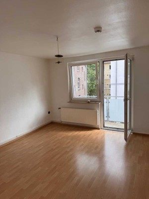 Wohnen im lichtdurchfluteten 2. Obergeschoss mit kleinem hellen Balkon in Hannover-Kleefeld