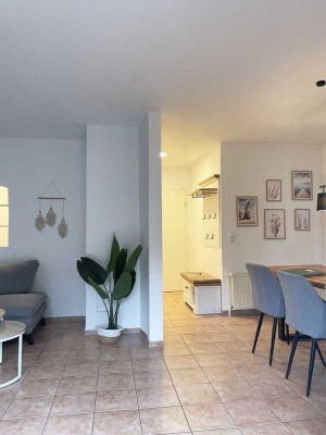 2023 modernisiert! Großzügig geschnittene EG-Wohnung, komplett ausgestattet, vielseitig nutzbar!