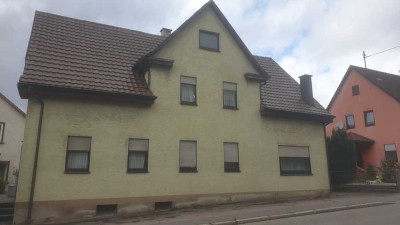 Günstiges 8-Zimmer 1 bis 2 Familienhaus in 74582 Gerabronn Gerabronn