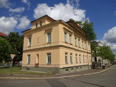 Attraktive, zentrumsnahe 3R.-Whg. mit großer Dachterrasse u. Stellpl.! Leerstehend