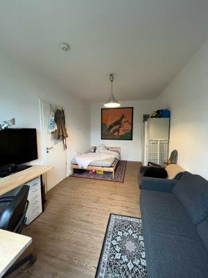 +++ Teilsanierte Altbauwohnung in Düsseldorf-Flingern +++