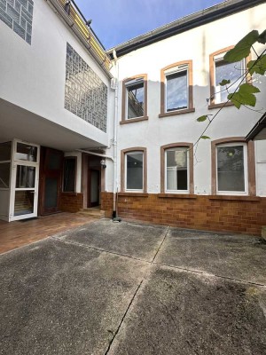 Preishammer 10-Raum-Handwerker Haus  in Grünstadt City
