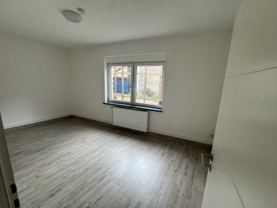 Freundliche und modernisierte 4-Raum-EG-Wohnung in Gross Biewende