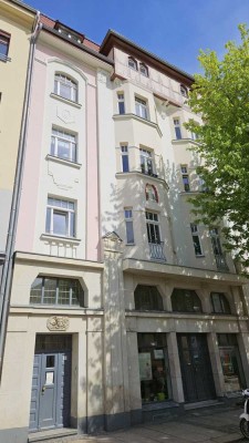 Große, helle 5 Raum Wohnung mit Balkon und Tageslichtküche/Tageslichtbad zentrumsnah