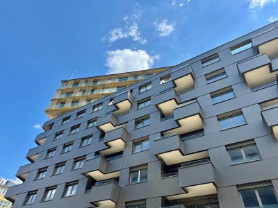 5. Floor - WOW Price! Directly at the main train station: Commission-free + Completion in October
