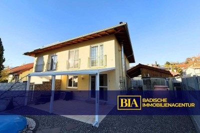 Schöne Doppelhaushälfte mit Pool, Kamin und 3 Schlafzimmern für die ganze Familie in Ettenheim