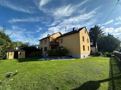 Große, helle 5 ETW mit 300 m² Garten, EBK u. 2 Bädern sowie Garage in sehr ruhiger Anliegerstraße!