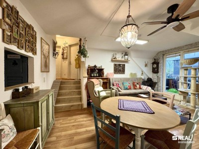 Großzügige 2-Zimmerwohnung mit Balkon &amp; Carportparkplatz