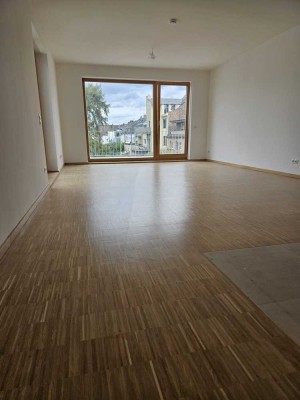 Erstbezug: Helle 4-Zimmer Wohnung mit Balkon im 1. OG in Bonn-Endenich