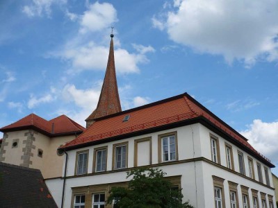 Große Wohnung in historischem Schulgebäude
