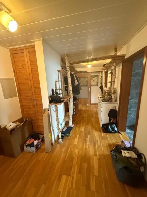 Unkomplizierte Mieter gesucht! 136m²/1300€