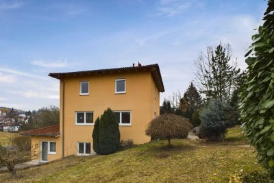 Wohnhaus im Toskana-Stil mit ELW und Doppelgarage im Stadtbusbereich