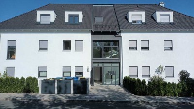 Exklusive 4-Zimmer-Dachgeschosswohnung mit Einbauküche & TG-Stellplatz in Nürnberg zu vermieten.