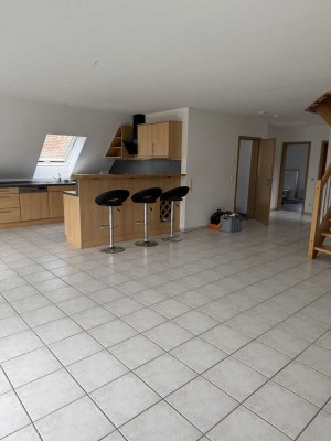 Ansprechende und vollst. renovierte 3-Zimmer-Maisonette-Wohnung mit geh. Innenausstattung in Brüggen