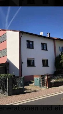 Geschmackvolle 3-Raum-Wohnung mit Balkon  und EBK in Erlensee