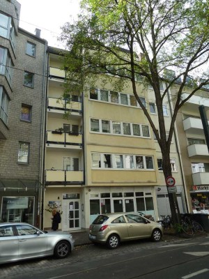 Exklusive, vollständig renovierte 2-Zimmer-Wohnung mit Balkon in Düsseldorf