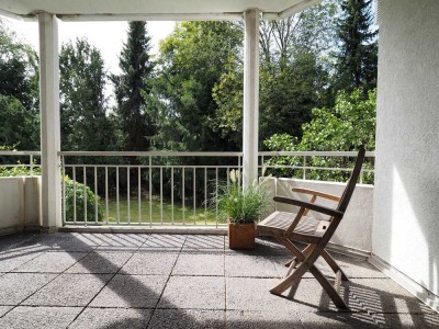 Sülz, vollständig saniertes Luxus-1-Zimmer-Apartment mit großer Balkonterrasse