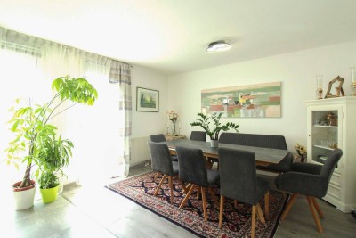 Zentral, ruhig &amp; gepflegt: Großzügige Eigentumswohnung mit Loggia und Garage in Aspern