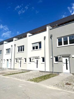 Charmantes neu erbautes Reihenhaus mit sonniger Dachterrasse