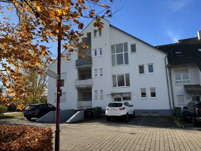 Schöne 3-Zimmer-Wohnung plus Abstellraum mit Balkon, EBK, Tiefgaragen-Stellplatz + Keller