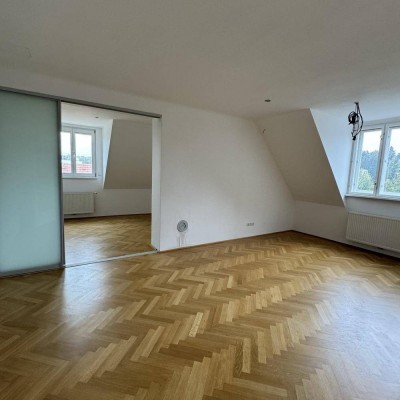 4-Zimmer-Dachgeschosswohnung mit Grünblick in gepflegtem Döblinger-Altbau