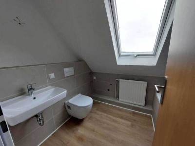 Erstbezug nach Modernisierung: 3 Zi. DG mit Garten (3-Fach-Vergl., neue Therme, uvm)