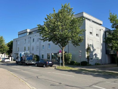 RUHIG liegende, CHICE 3 Zi.-Whg. m. SÜD-Balkon u. Blick in`s Grüne