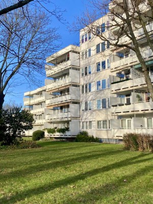 Helle, freundliche, barrierefreie 3-Zimmer-Wohnung in ruhiger Lage mit Süd-Balkon und Rheinblick