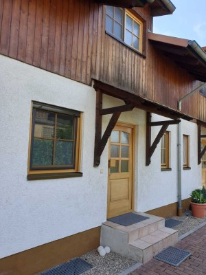 Reihenmittelhaus,  3-Zimmer-Wohnung in Kelsterbach, Nähe Bahnhof