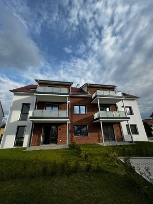 3-Zi-DG-Wohnung incl EBK, Keller, Badmöbel, Lampen