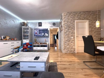 Kernsaniert und Lichtdurchflutet - 3-Zimmer Wohnung in Ideale Lage