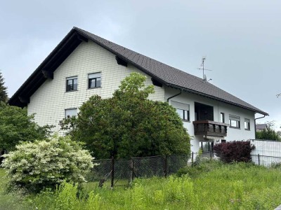 Provisionsfrei: Geräumiges Haus mit sep. Wohnungen in Rickenbach-Egg