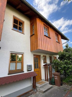 gepflegtes, ruhig gelegenes RMH mit Platz für die gesamte Familie und 2 Stellplätzen