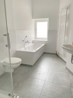 Attraktive, frisch sanierte 4 Zimmer-Erdgeschosswohnung